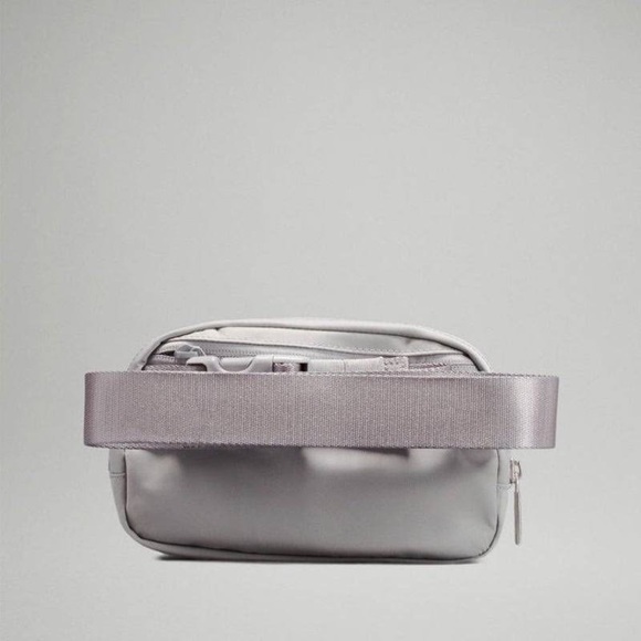 Lululemon Belt Bag Silver Drop - Picture 2 of 3